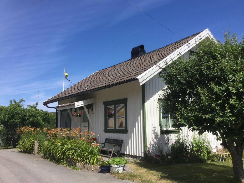 Stuga til 9 personer, Lysekil, i Sverige  StugaDirect stuga-nr 